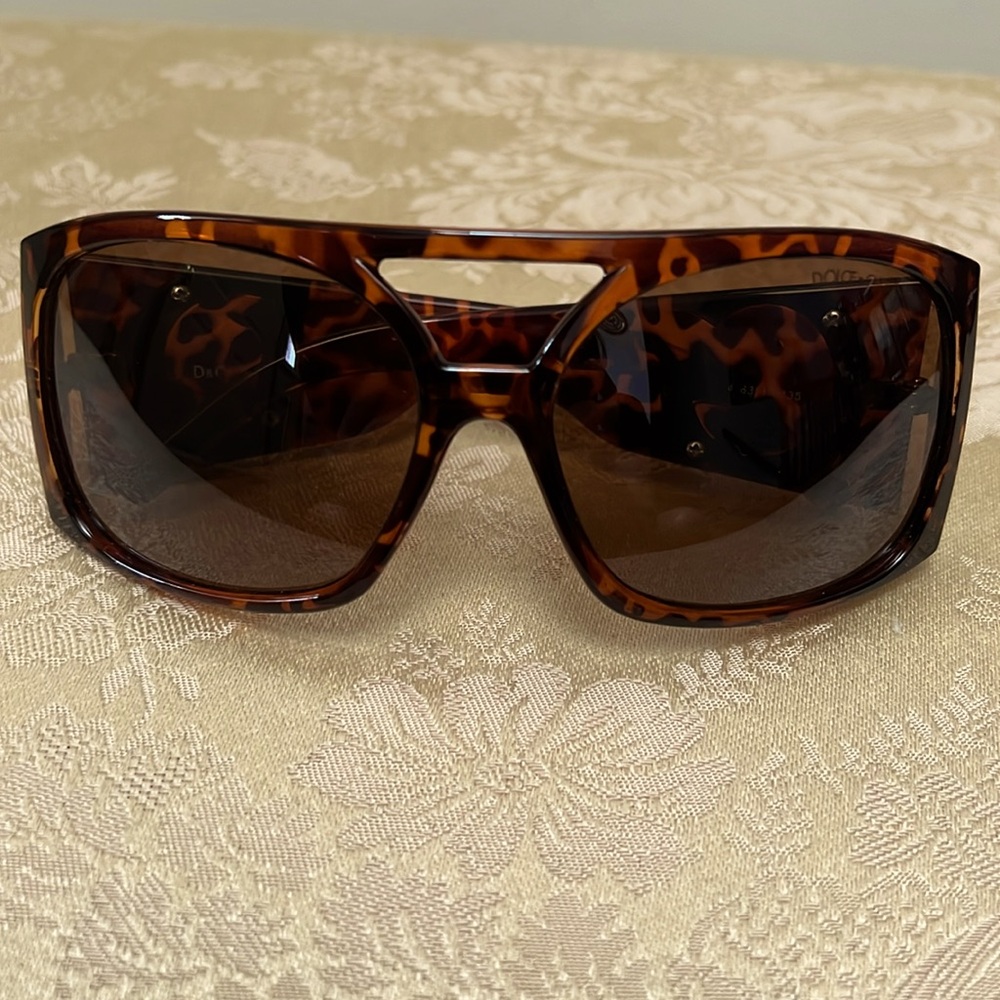 DOLCE & GABBANA sunglasses